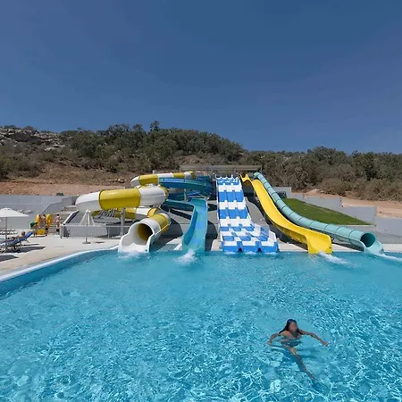 Narcissos Waterpark Hotel de apartamente
