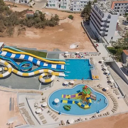 Narcissos Waterpark 아파트호텔