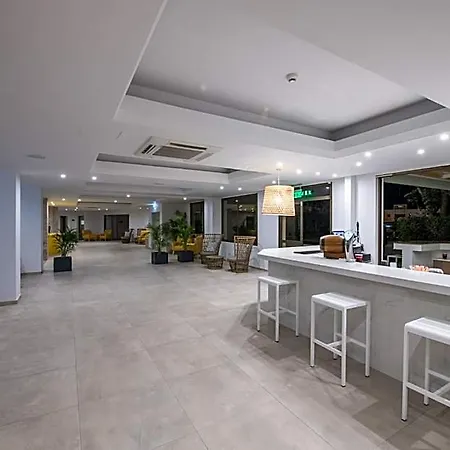 Aparthotel Narcissos Waterpark Protaras