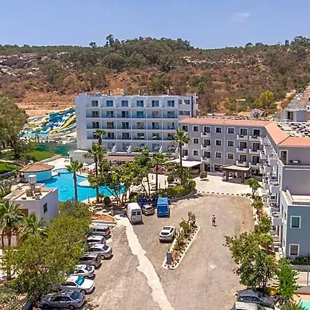 Narcissos Waterpark Aparthotel 4*