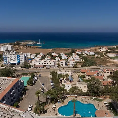 Ξενοδοχείο με διαμερίσματα Narcissos Waterpark