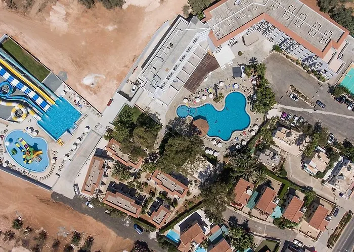 Narcissos Waterpark Apart-hotel 4*