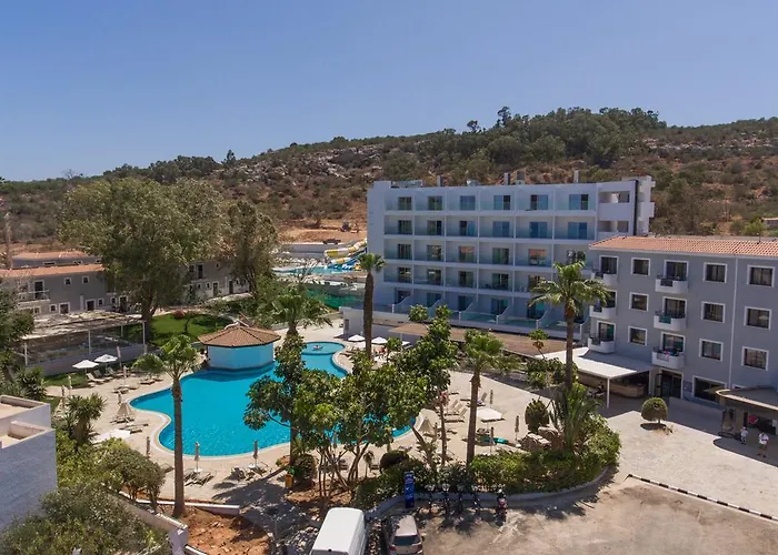 Narcissos Waterpark Aparthotel 4*