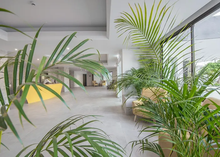 Narcissos Waterpark Aparthotel 4*