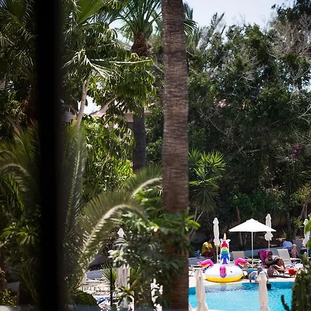 Narcissos Waterpark מלון דירות פרוטאראס