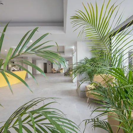 Narcissos Waterpark Apartahotel 4*